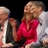 Warren Buffett (links) met het echtpaar Gates 