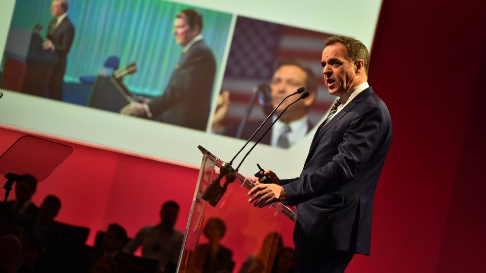 Niall Ferguson addressing the 2022 Amundi World InvestmentForum in Paris 