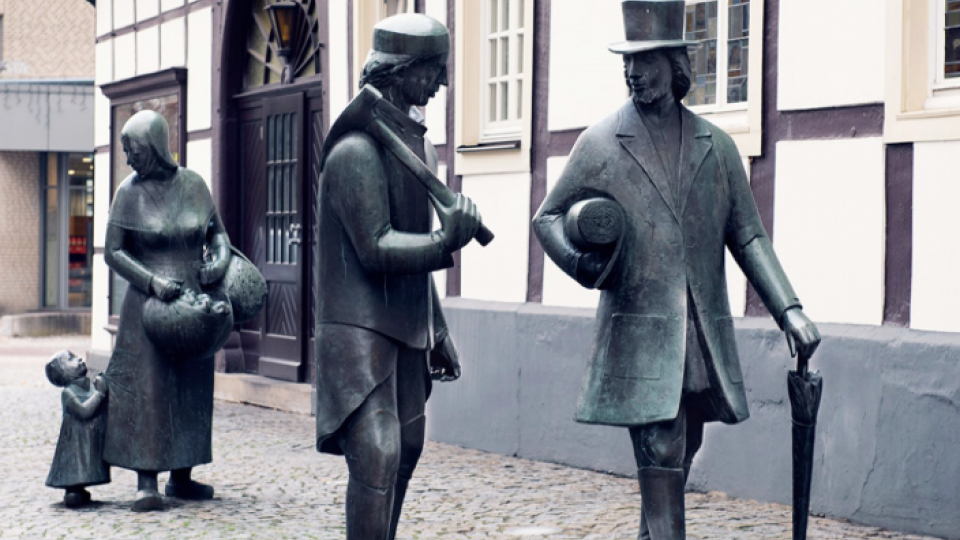 "Tuotten Travelling Traders" - standbeelden in Mettingen (Du)
