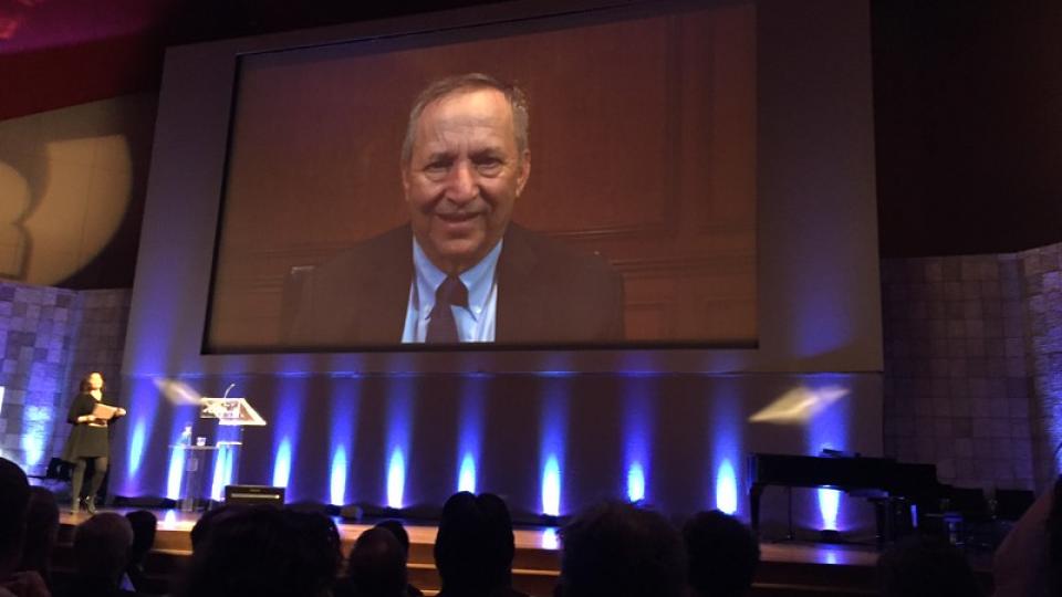 Larry Summers in een conference call