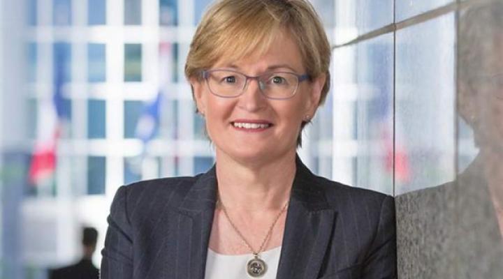 Mairead McGuinness, Europese Commissie